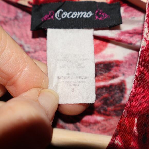 Cocomo Tunic Top Size Small Roll Tab Sz Small Red Black White Graphic - Picture 15 of 16
